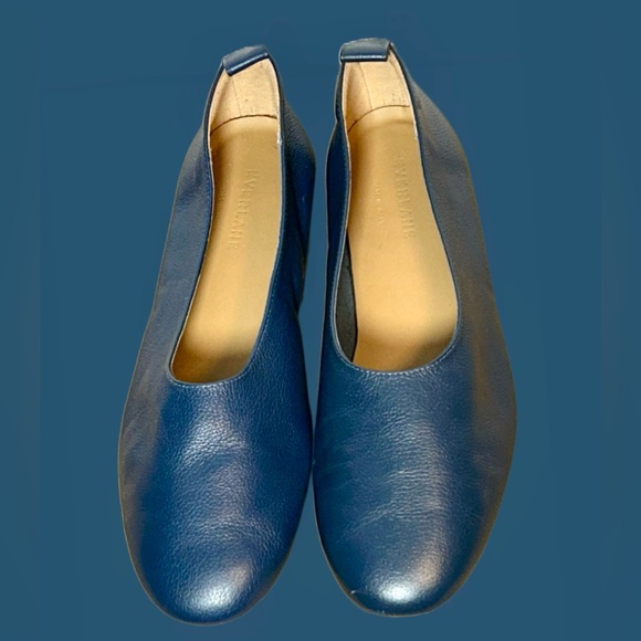 NWOB Everlane Italian Leather Day Glove Flats in Navy Blue, Size 8.5 - Picture 2 of 16